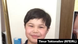 Поляк тилин үйрөнүп жаткан Руслан