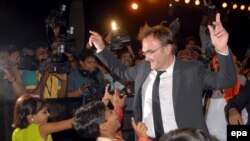 دنیل بویل در میان کودکان هندی