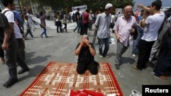 Jedan od anti-vladinih demonstranata