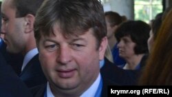 За даними розслідувачів, група російських лобістів має стосунок до проєкту резолюції Ради італійського регіону Венето, яку вніс депутат Стефано Вальдегамбері. На фото: Вальдегамбері в окупованому Криму, квітень 2016 року