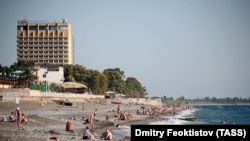 Первые в 2020 году отдыхающие появились в Гагре