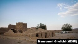 یک روستای خالی از سکنه در نزدیکی یزد