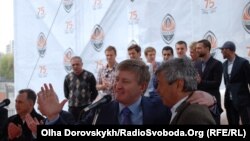 Ринат Ахметов і головний тренер футбольного клубу «Шахтар» Мірча Луческу, Донецьк, 13 травня 2011 року