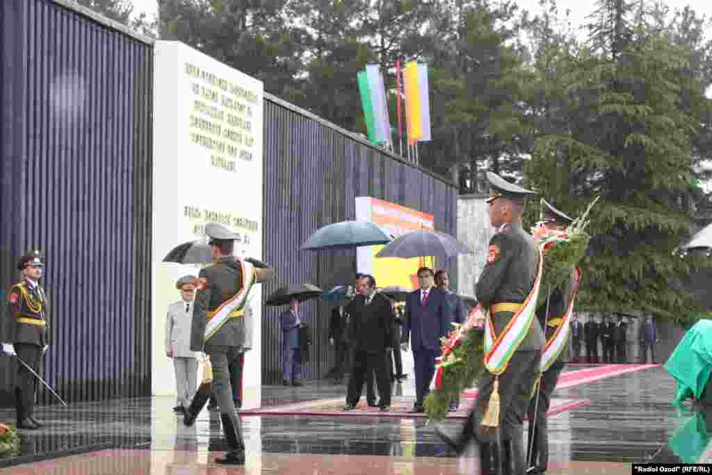 Празднование Дня Победы в г.Душанбе. Таджикистан. 9 мая 2011 г.