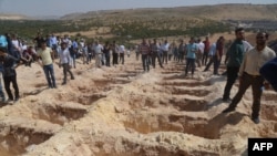 Grobna mjesta za ubijene u samoubilačkom napadu u Gazientapu