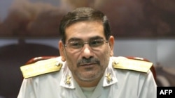 علی شمخانی، از سال ۶۹ تا سال ۷۶ فرماندهی نیروهای دریایی سپاه و ارتش را مشترکاً به عهده داشت.