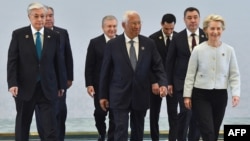 Лидеры Европейского союза и стран Центральной Азии на саммите в Самарканде. 4 апреля 2025 года