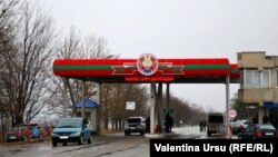 Авторы отчета считают, что в Приднестровье практически отсутствует свобода выражения мнений, а неудобных людей местные власти немедленно репрессируют.  