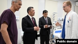 Президент Садыр Жапаров Республикалык диагностикалык борборго барган учур.