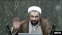 حمید رسایی سخنان خود را بیان «عقده‌ای» دانست که در دل مردم ایران نسبت به خانواده هاشمی رفسنجانی مانده است.