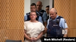 Brenton Tarrant ulazi u sudnicu, Christchurch, Novi Zeland, mart 2019.