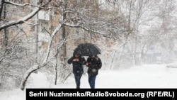 У ДСНС попередили про значні опади та хуртовини