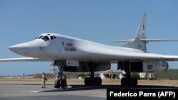 Російський стратегічний бомбардувальник Ту-160 у Венесуелі, 10 грудня 2018 року