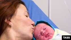 Калининградка Елена Нагорных родила "юбилейного" Петра