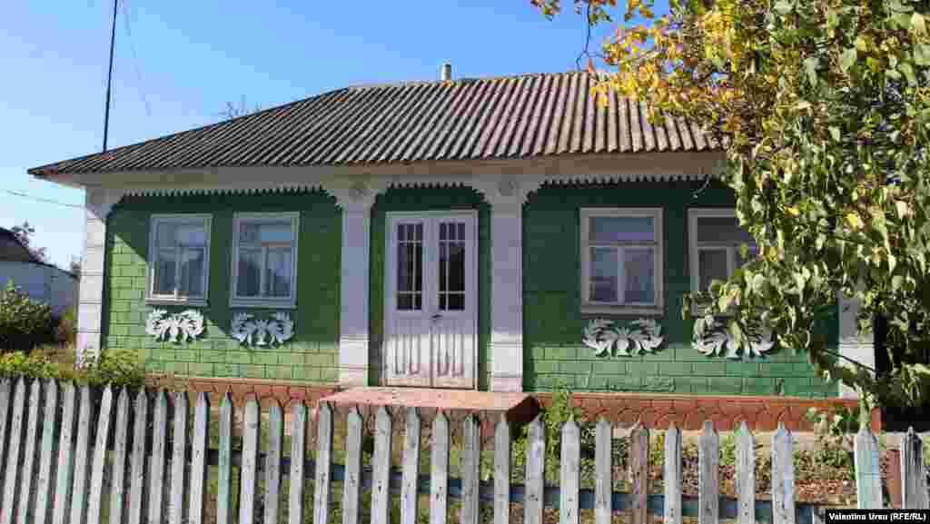 Moldova - people in Cupcini town