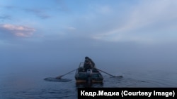 Сюльдюкарцы отправляются из села в сторону города Светлый. Фото: Марина Сычева