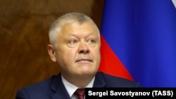 Vasily Piskarev, the head of the Russian Duma's Committee on Security and Corruption Control, said Apple's move had brought the tech giant's services "in line with Russian law." (file photo)