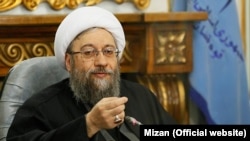 صادق لازیجانی می گوید، باید به تخلفات در زمان انتخابات رسیدگی شود.