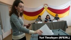 Вопросы и претензии ко всему выборному процессу возникли не только у политических партий, но и у избирателей – начиная с регистрации кандидатов и заканчивая подсчетом голосов