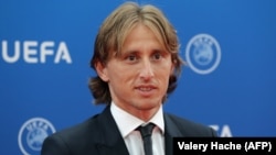 У травні цього року Модрич виграв у складі «Реалу» турнір Ліги чемпіонів, у липні в складі збірної команди Хорватії дійшов до фіналу чемпіонату світу