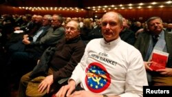 Прихильник партії євроскептиків «Альтернатива для Німеччини», 11 березня 2013 року