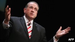 مایک هاکبی گفته است توافق اتمی با ایران، اسرائیلی‌ها را به سوی در کوره می‌برد