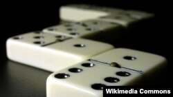 В домино главное - умение считать. Кто хорош в математике, тот силен и в этой древней игре