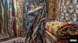 صادرات سنتی ایران به آمریکا فرش همراه پسته و خشکبار است