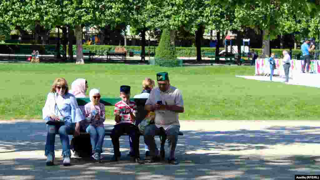 Сабантуй поначалу проходит в селах, поселках и городах, а затем&nbsp;завершается большим торжеством&nbsp;в столицах Татарстана и Башкортостана &mdash; в Казани и Уфе.&nbsp;