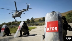 Paqeruajtësit e KFOR-it gjatë stërvitjeve...