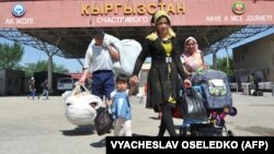 Пункт пропуска на кыргызско-узбекской границе.