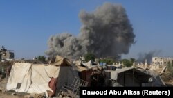 Газа шаарынан уюган кара түтүн чыгып жатат, 24-август, 2025-жыл 