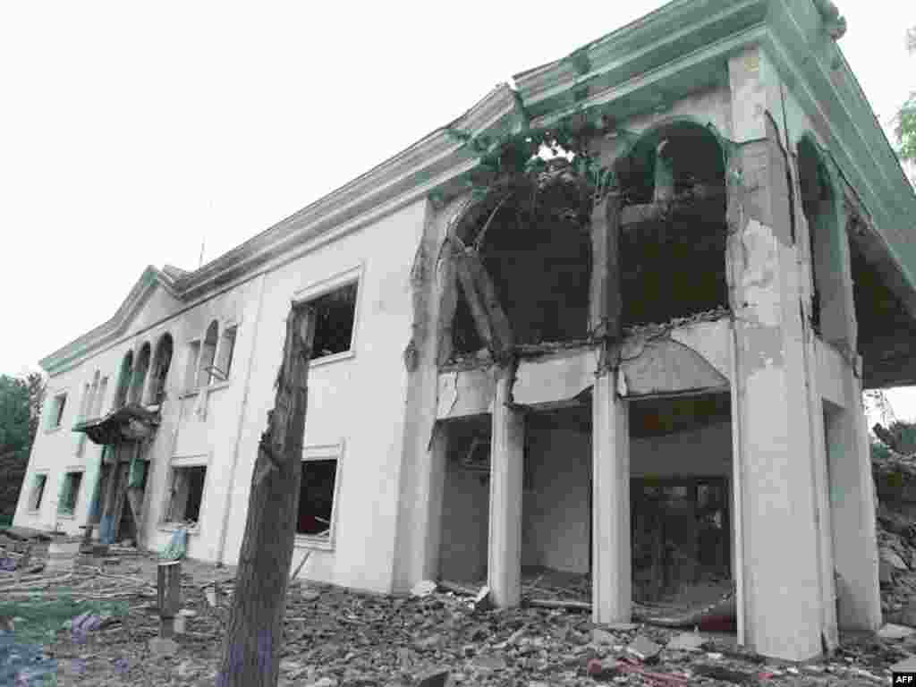 Rezidenca e ish-presidentit të Jugosllavisë, Sllobodan Millosheviq...