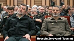 عبدالرحیم موسوی، فرمانده کل ارتش، در کنار حسین اشتری فرمانده نیروی انتظامی ایران