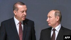 Duboke tenzije, i pored iskazanog jedinstva, između dvije strane ostaju: Vladimir Putin i Recep Tayyip Erdogan 