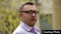 Оралда шығатын «Уральская неделя» газетінің редакторы Рауль Упоров.