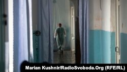 У молодої жінки було уражено 90% легень. За її життя боролися близько трьох тижнів