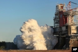 لحظه آزمایش یکی از موتورموشک‌های قدرتمند ناسا