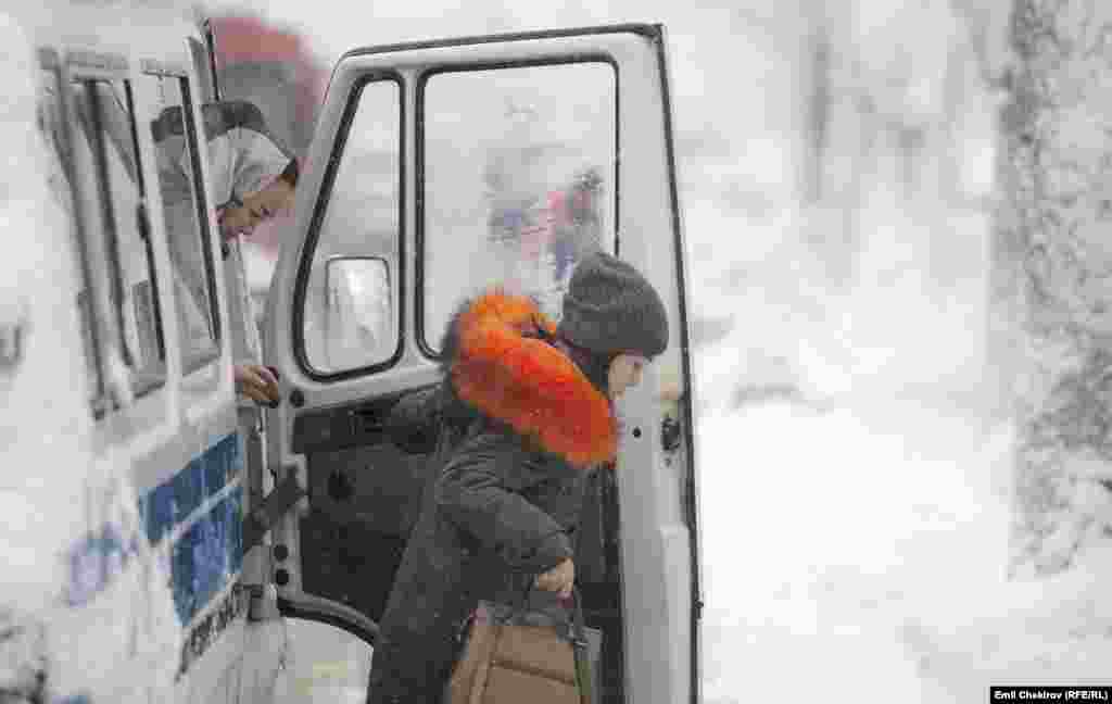 Синоптиктер 29-декабрга чейин кар калың жаай турганын эскертишүүдө.