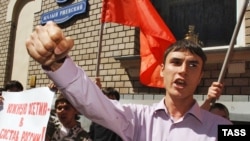 Сейчас Сергей Шаргунов ездит по стране не как политик, а как писатель (фото 2006 года)