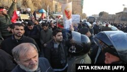 Protesti u Teheranu zbog ubistva komandanta elitne jedinice Kuds iranske Revolucionarne garde Kasema Solejmanija ispred Ambasade Velike Britanije, 12. januar