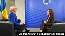 Vicepreședinta executivă a Comisiei Europene, Roxana Mânzatu, este luni și marți la București, în prima sa vizită oficială în România, de când a fost aleasă adjunctă a președintei Guvernului Uniunii. România are, pentru prima dată de la aderare, o poziție de vicepreședinte.