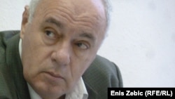 Pokazalo se da jedino što je gore od vlasti u obje zemlje je njezina opozicija: Žarko Puhovski