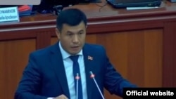 Омурбек Бакиров.