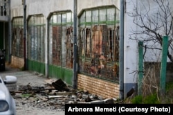 Urmările incendiului de la clubul Pulse, în Kocani, Macedonia de Nord, 16 martie 2025.