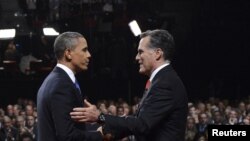 Barak Obama i Mit Romni tokom prvog TV duela