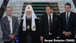 Слева направо: лидер общественной организации «Украинский выбор» Виктор Медведчук, патриарх Московский Кирилл, глава группировки «ДНР» Александр Захарченко и глава группировки «ЛНР» Леонид Пасечник во время пресс-подхода по итогам встречи относительно условий по обмену пленными между российскими гибридными силами в лице группировок «ДНР», «ЛНР» и властями Украины. Москва, 25 декабря 2017 года