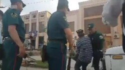 В Самарканде инспектор БДД подрался с пожилым водителем