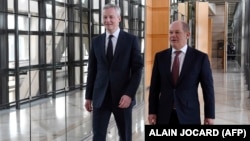 French Finance Minister Bruno Le Maire (left) and German Economy Minister Olaf Scholz
