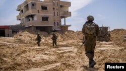 Ushtarë izraelitë në jug të Rripit të Gazës, prill 2025.